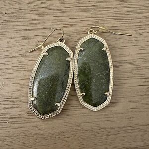 Kendra Scott Elle gold drop earrings